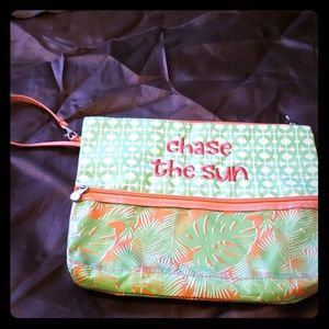 Water resistant beach bag